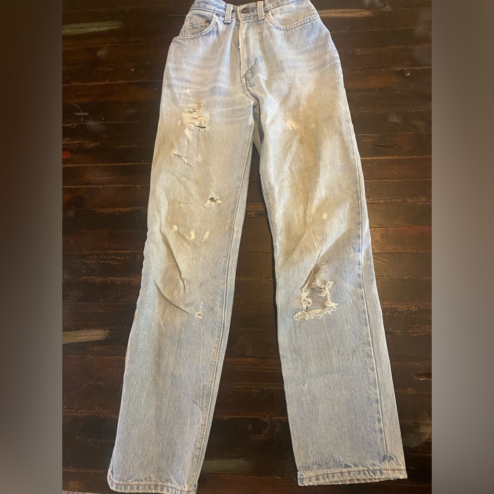 Vintage Light Wash Distressed 90’s Levi’s For Repair/Jean Shorts 23” Waist